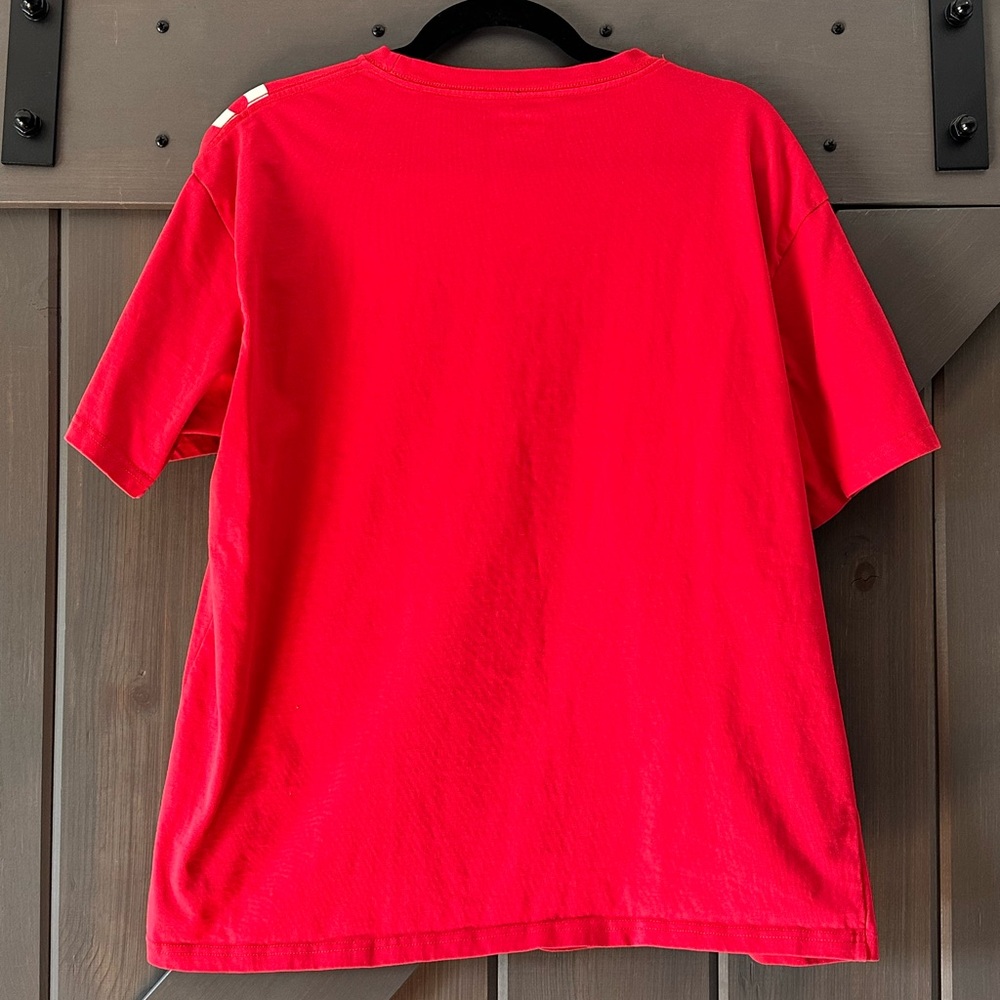 Von Dutch Red Short Sleeve Tee Vibrant Logo Design - EUC - Picture 5 of 6
